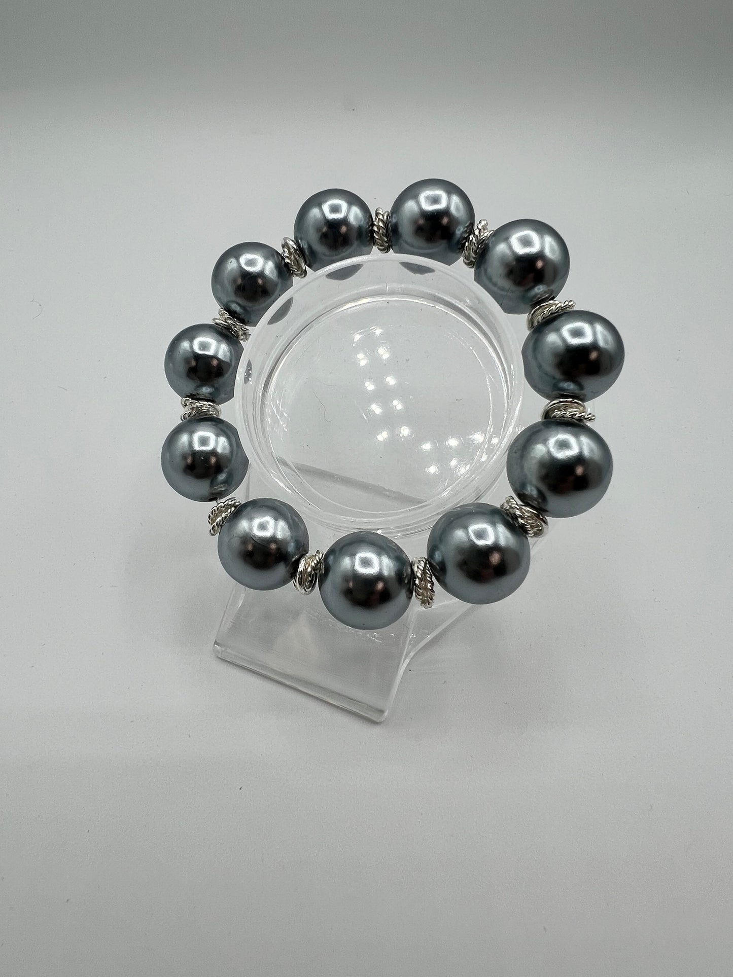 Gemstone Bracelet Gray Shell Pearl