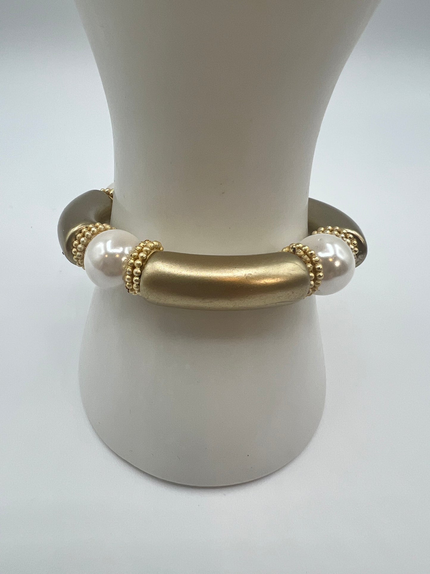 Gemstone Acrylic Bangle/ Matt Gold, Shell Pearl